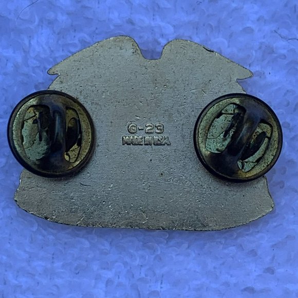 Military Corps Crest - Quartermaster - Supporting Victory Lapel Pin - Picture 2 of 3